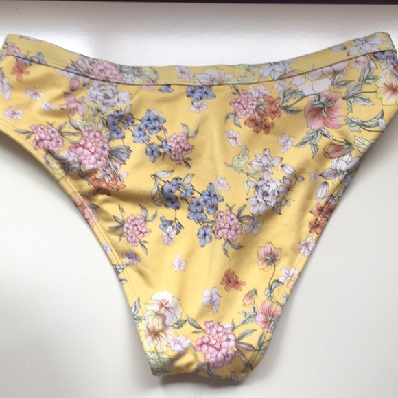 High wasted yellow floral bikini bottoms - Picture 2 of 3